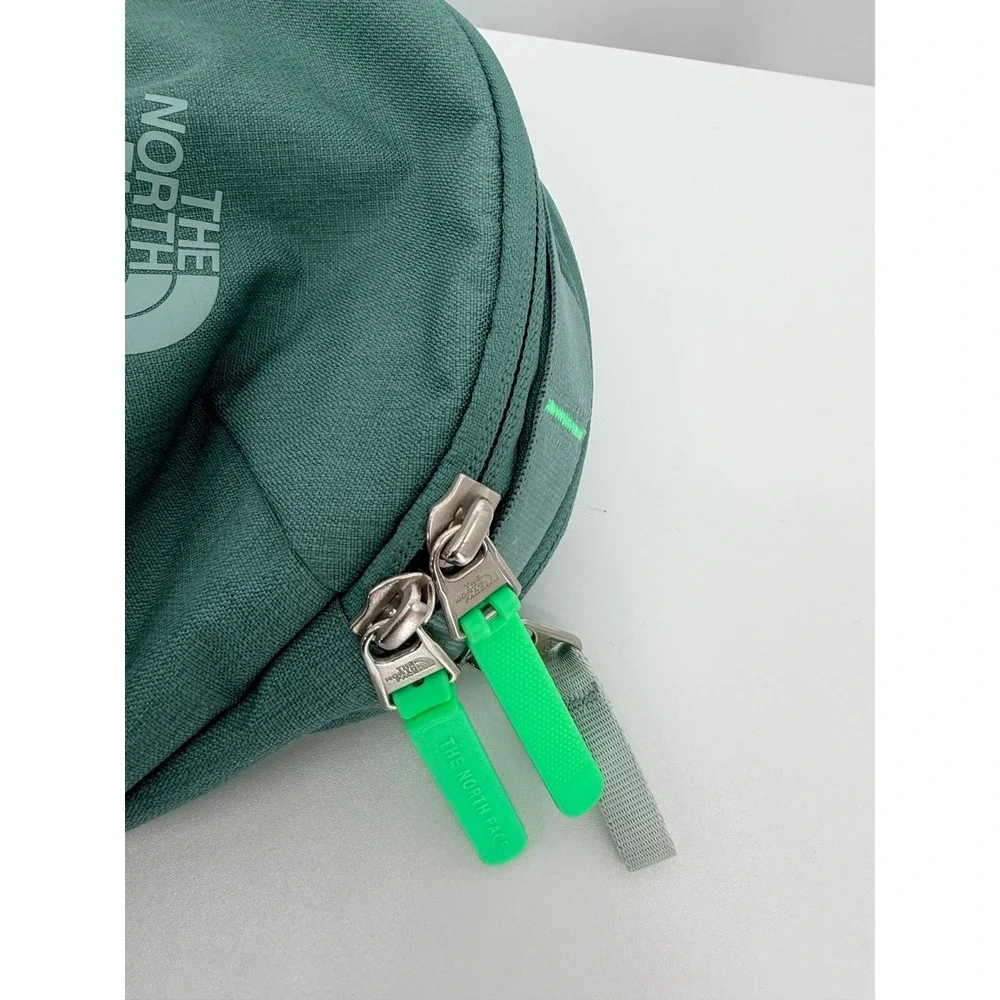The North Face Sling Bag Unisex OS Green Good Condition Crossbody Gorpcore